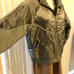 Active Frontier zip front windbreaker